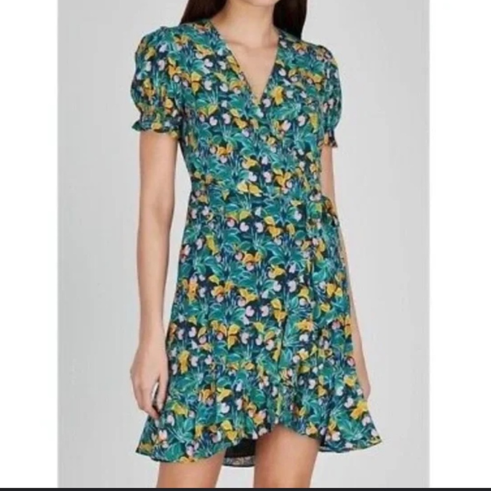 DIANE VON FURSTENBERG
Floral Print Mini Dress